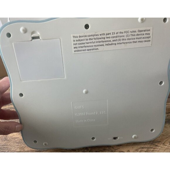 A Charlie Brown Peanuts Christmas Skating Pond Music & Motion 2007 Snoopy Used - Picture 12 of 16